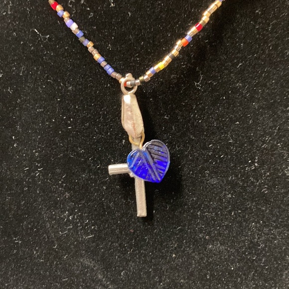 Native made beaded cross necklace - Picture 4 of 7